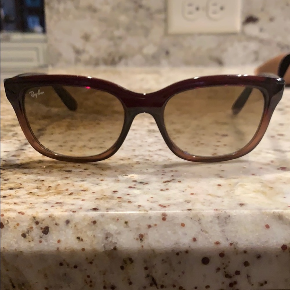 Ray Ban 4159 brown sun glasses.  Like new